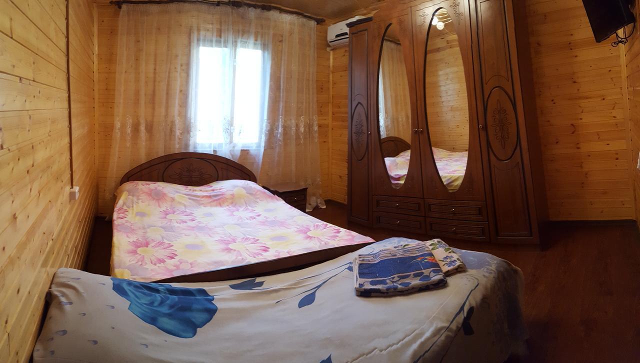 U Iriny Hotel Pizunda Ngoại thất bức ảnh