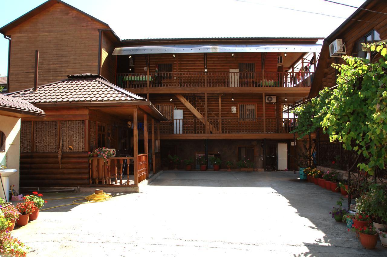 U Iriny Hotel Pizunda Ngoại thất bức ảnh
